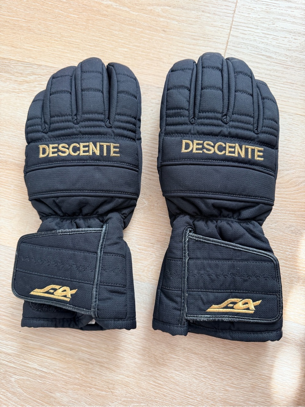 NWOT NEW Descente Ski Gloves Men’s L Leather Palm Winter Snow Gloves
